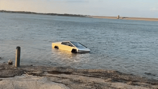 WATCH: Man arrested after driving Tesla Cybertruck into Grapevine Lake to test 'Wade Mode'