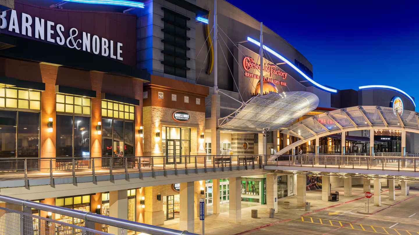 Stonebriar Center adds minor curfew on Saturdays to address disruptive youth gatherings