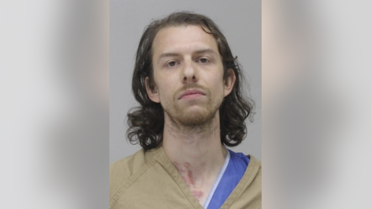 Man accused of stabbing mother, grandmother in Irving