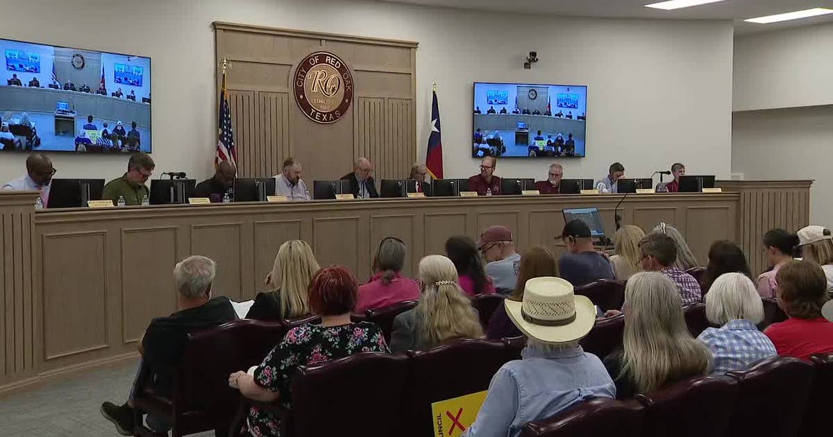Red Oak residents pack city council meeting to protest 800-acre data center project
