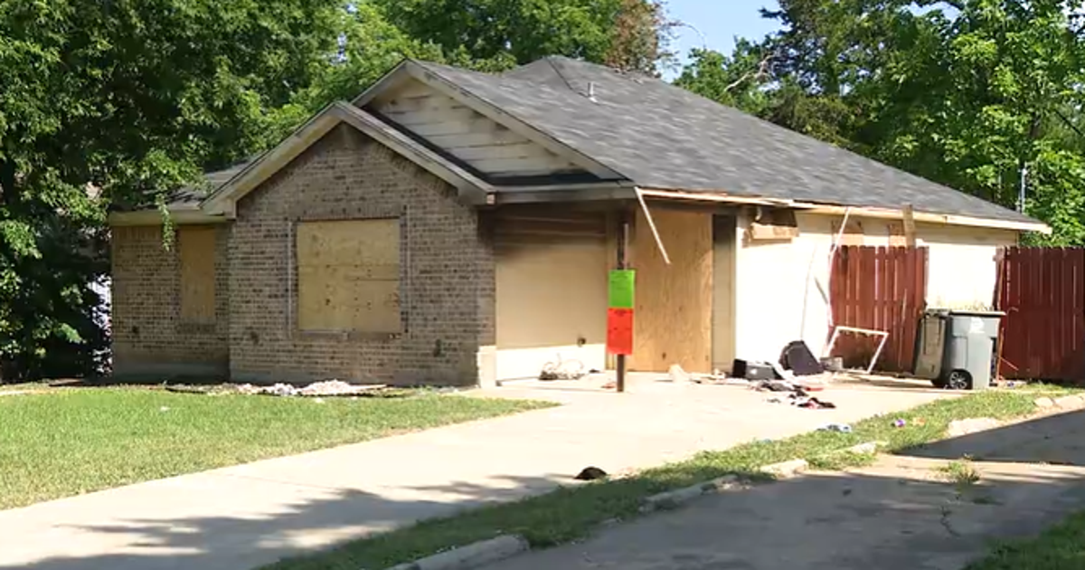 Family desperate for answers after woman found dead in Oak Cliff home | FOX 4 Dallas-Fort Worth