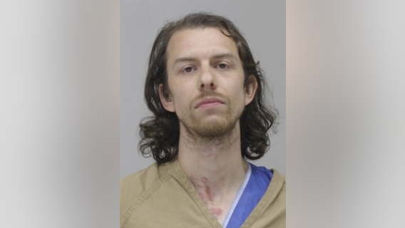 Man accused of stabbing mother, grandmother in Irving