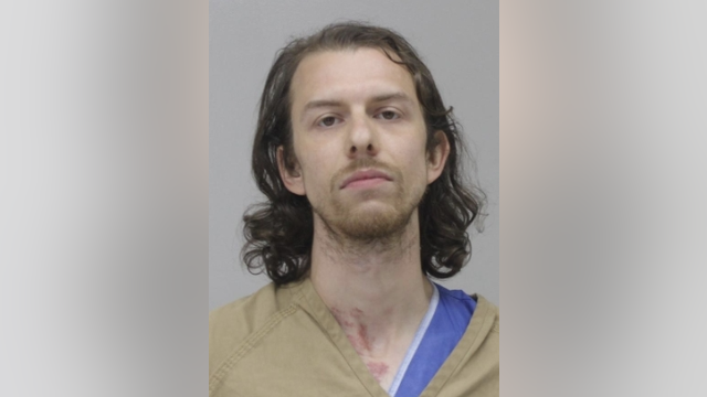 Man accused of stabbing mother, grandmother in Irving