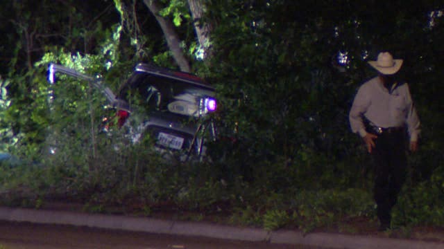 Dallas crash: 2 dead, 2 hospitalized after SUV hits tree in Pleasant Grove