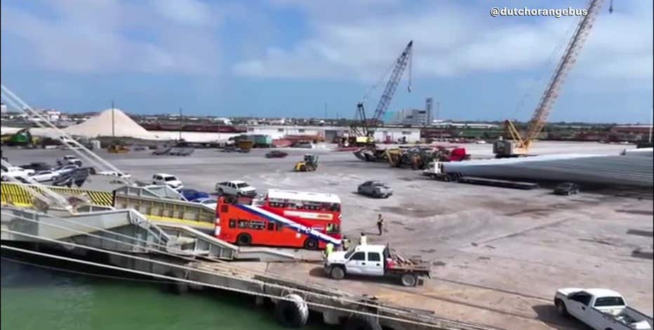 2026 FIFA World Cup: Netherlands’ famous orange double-decker bus lands in Galveston