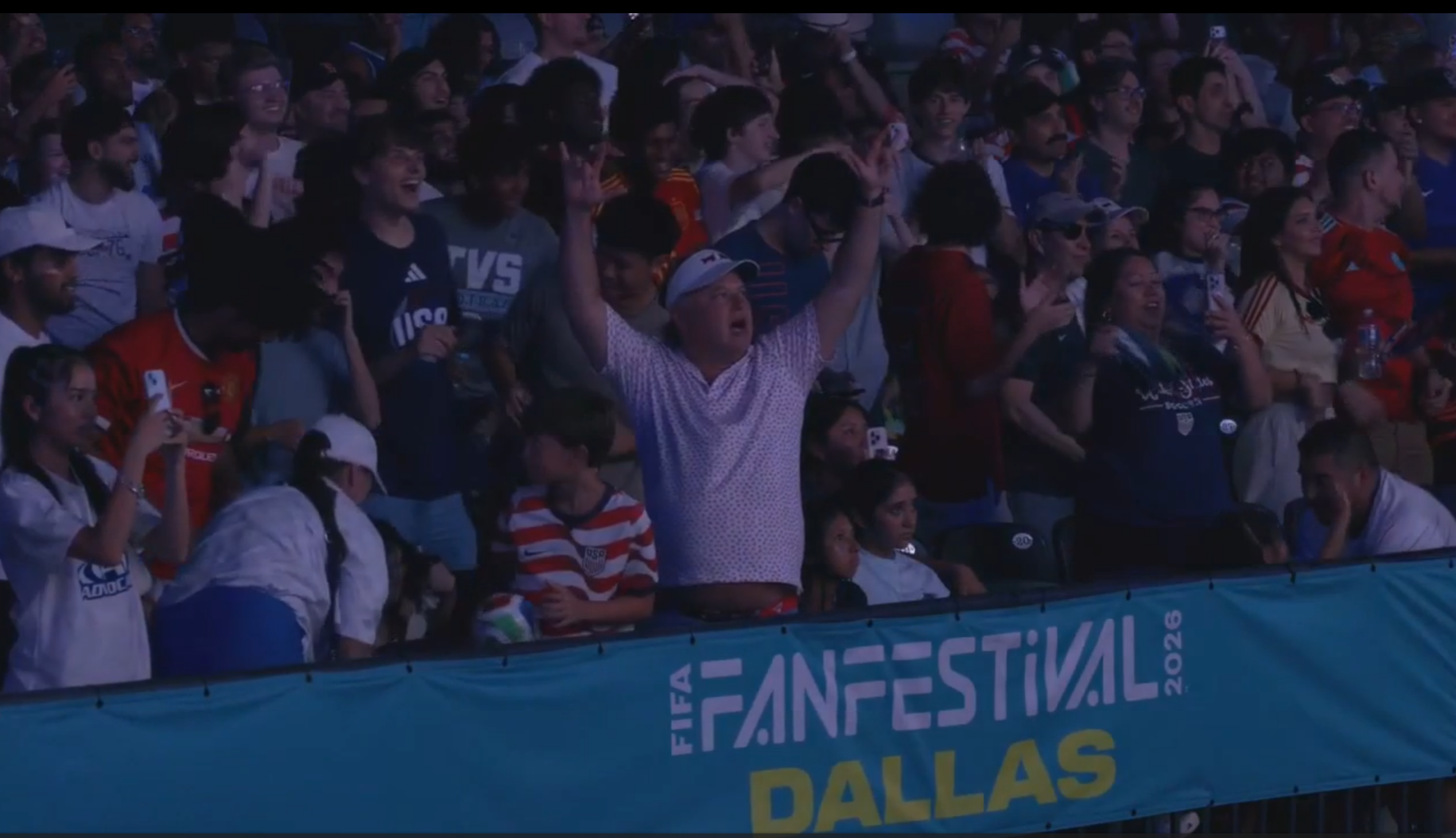 WATCH: Fans in Dallas react to all 4 U.S. goals vs. Paraguay