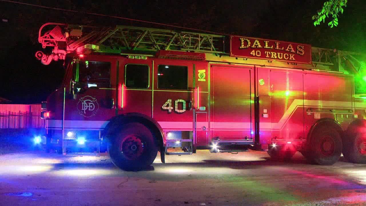 Woman dies following rescue from fatal South Oak Cliff house fire