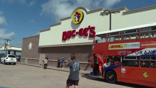 Netherlands soccer fans bring massive orange block party and iconic bus to Dallas