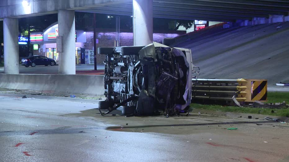 Dallas crash: 1 dead, 1 hospitalized after rollover on Northwest Highway