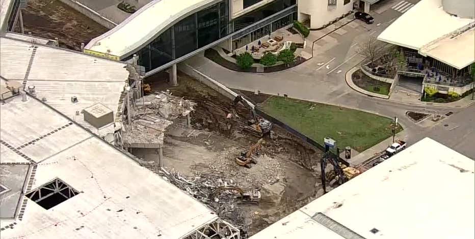 Dallas convention center construction on hold over Oak Cliff bridge dispute