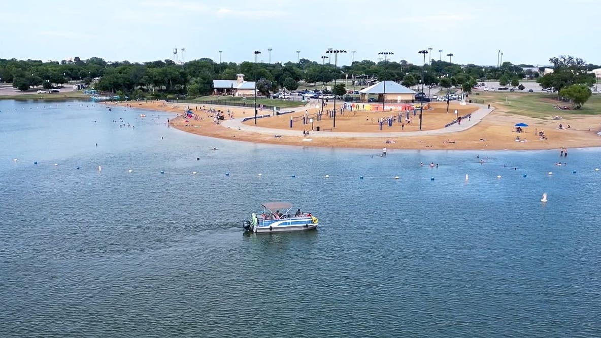 Emergency crews search for 20-year-old man after reported possible drowning at Little Elm Beach