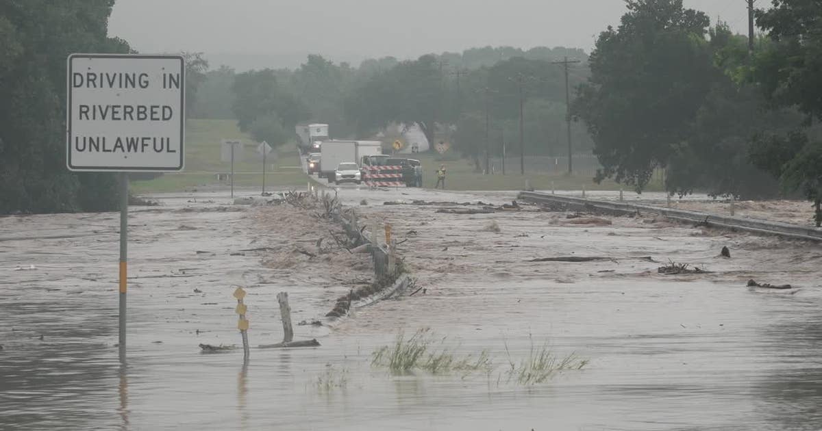 ‘Mais água do que a enchente do ano passado’: Texas Hill Country lida com outra enchente devastadora