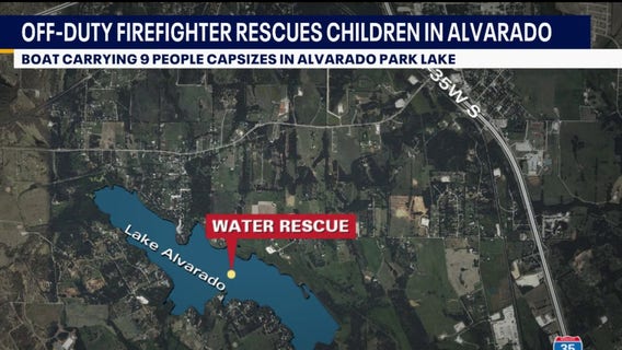 Off-duty firefighter rescues 9 people after boat capsizes in Alvarado