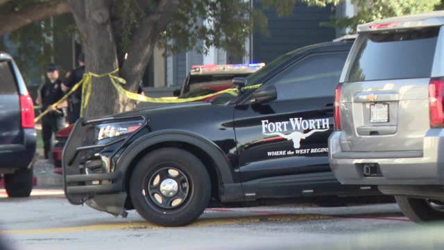 Fort Worth police shoot knife-wielding man outside apartment early Sunday