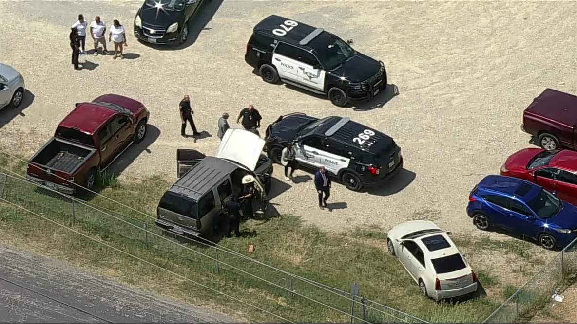 Fort Worth ISD high school placed on lockdown as police investigate gun threat