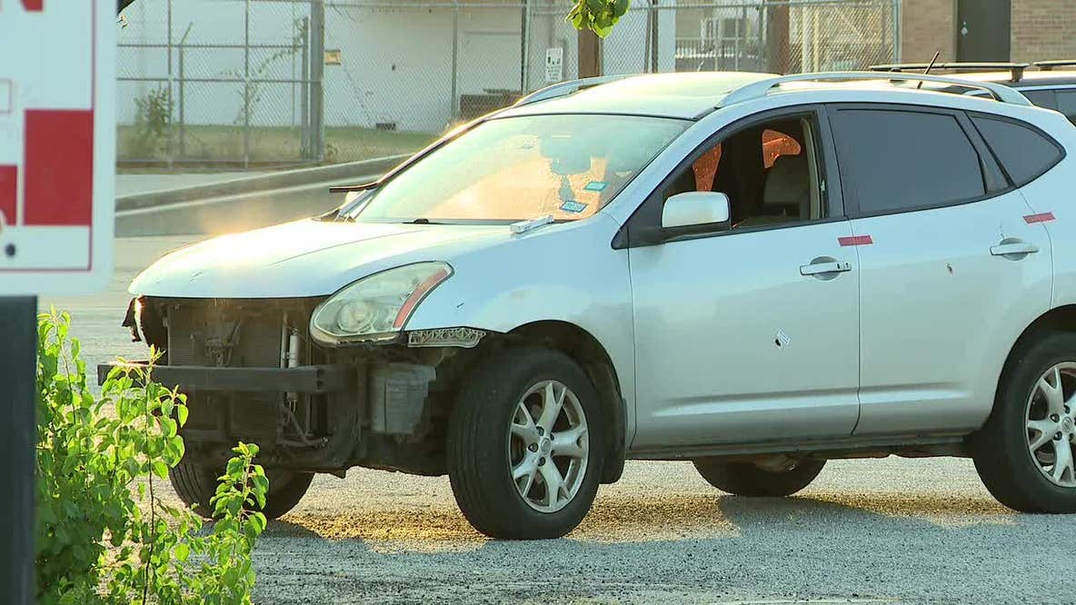 Man hospitalized after shooting on John W. Carpenter Freeway service road
