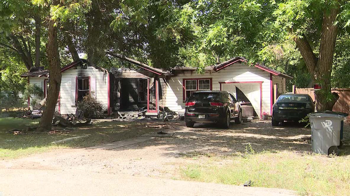Two Dallas firefighters hospitalized with burns from house fire
