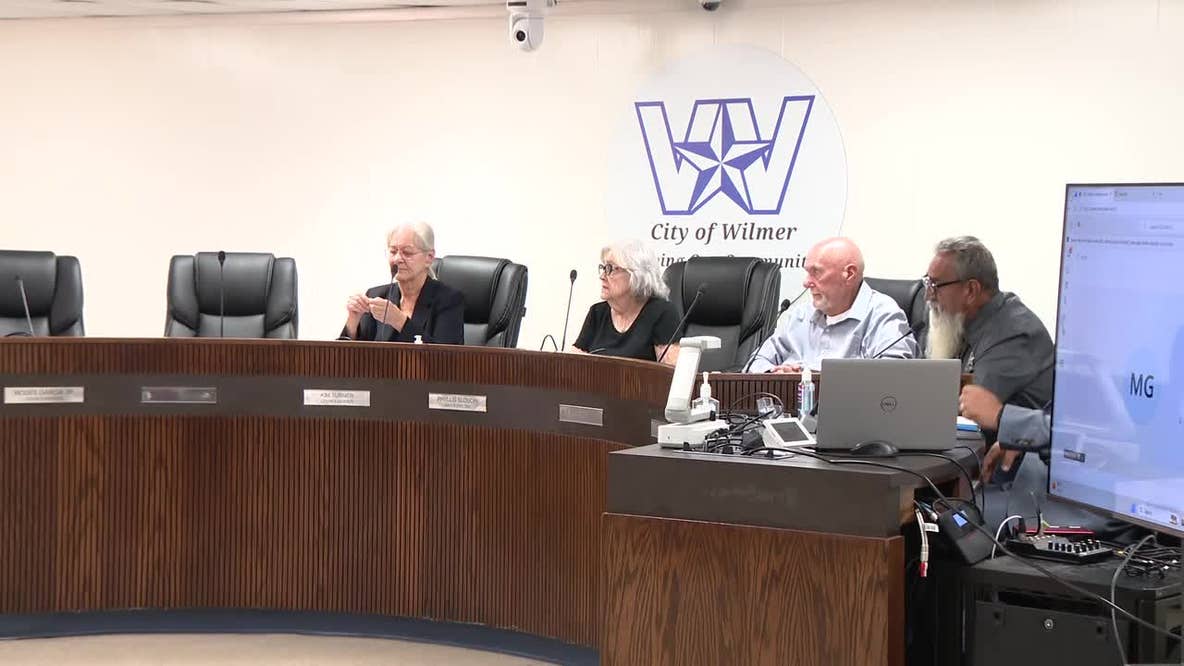 Wilmer holds first city council meeting since arrests of two city officials