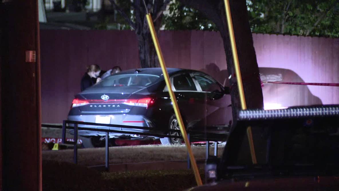Dallas police investigate fatal shooting of driver after pedestrian struck