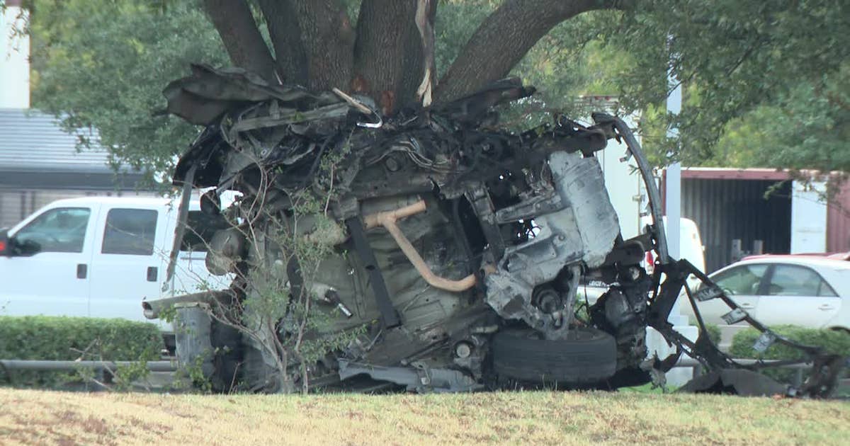 Two killed in early morning single-vehicle crash in Far North Dallas