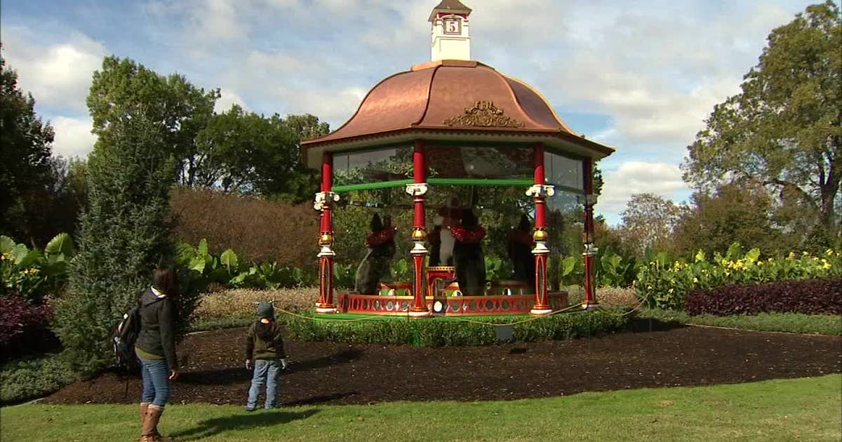Dallas Arboretum ending 12 Days of Christmas Gazebos exhibit after 2026