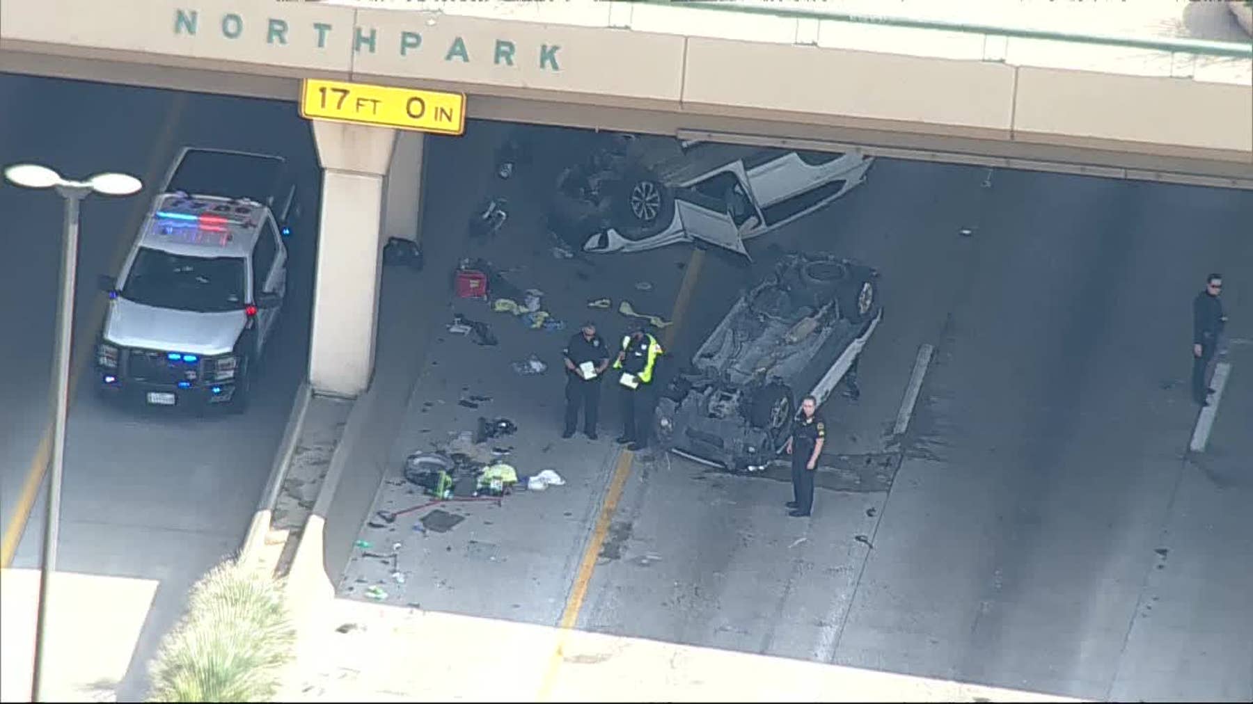 Major crash on US-75 in Dallas leaves two cars overturned