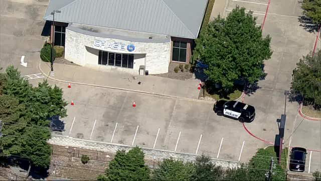 Armed witness shoots bank robbery suspect in Cedar Hill