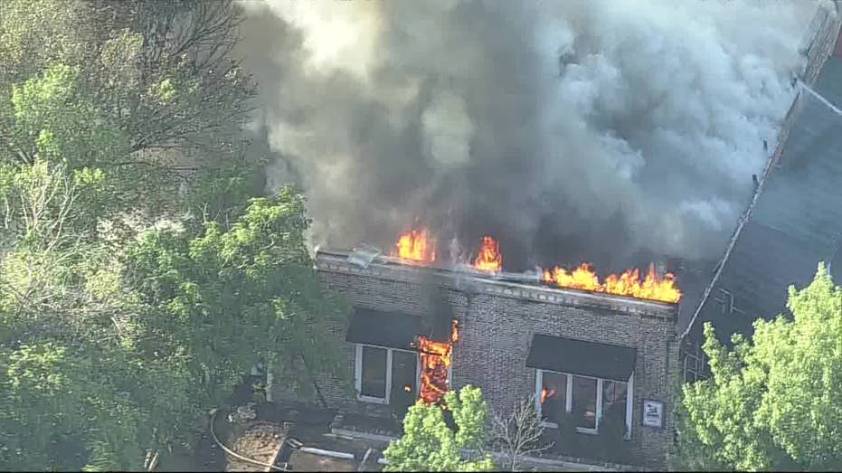 Large fire breaks out at Arlington restaurant