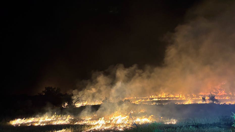 Texas firefighters battle 3,025-acre wildfire in Stephens County
