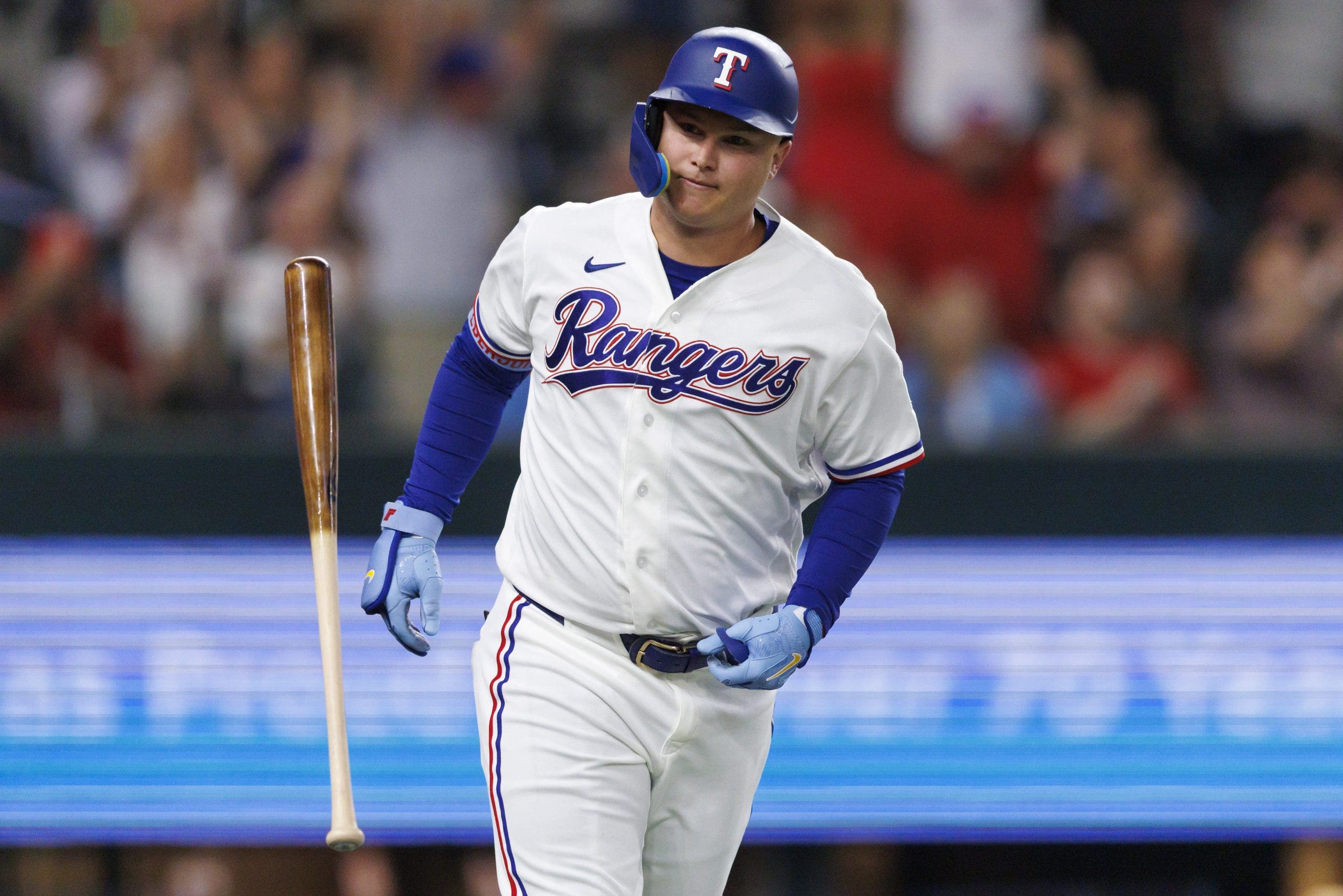 Texas Rangers lose key pitcher, hitter amidst MLB postseason push