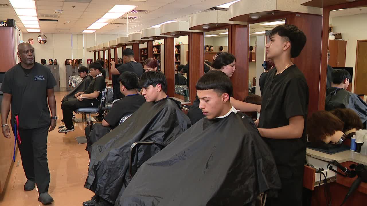 Dallas ISD high school offers barber classes