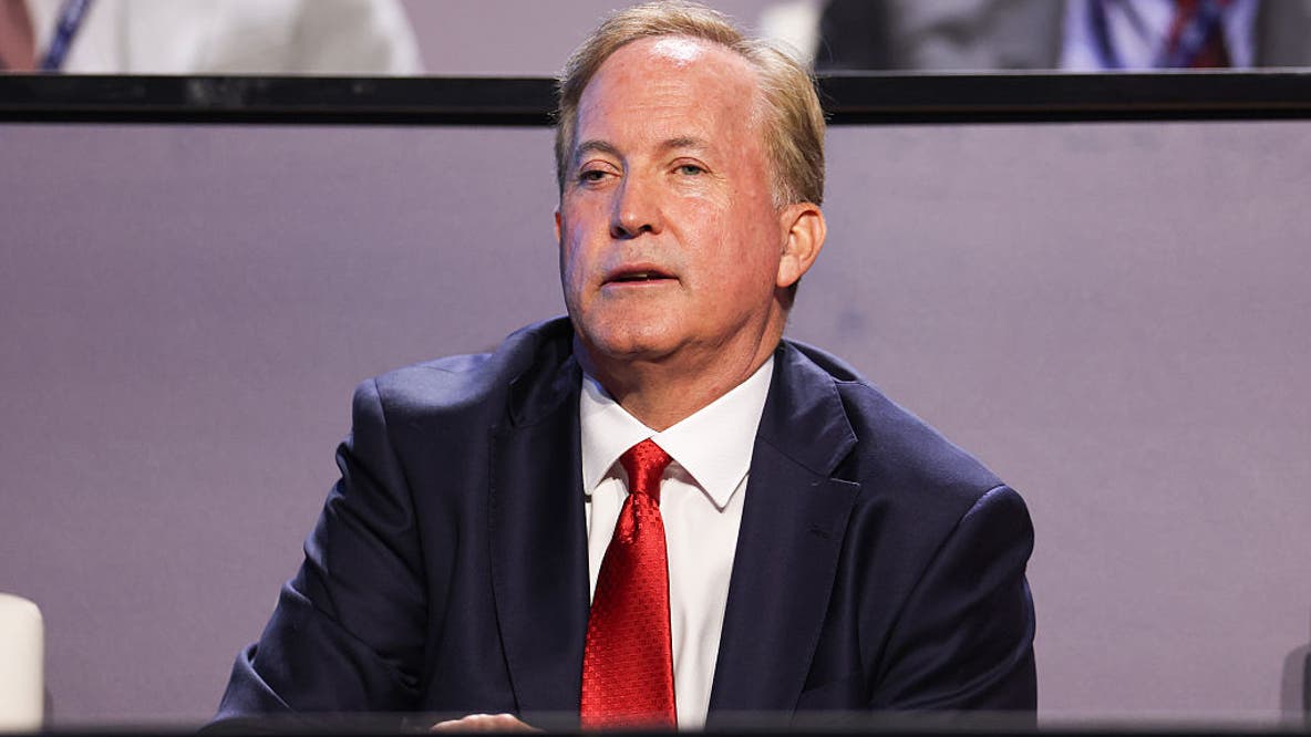 Ken Paxton details childhood eye injury during Dallas USHBC event
