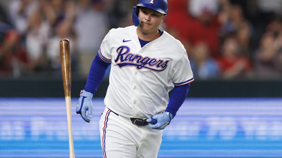 Texas Rangers lose key pitcher, hitter amidst MLB postseason push