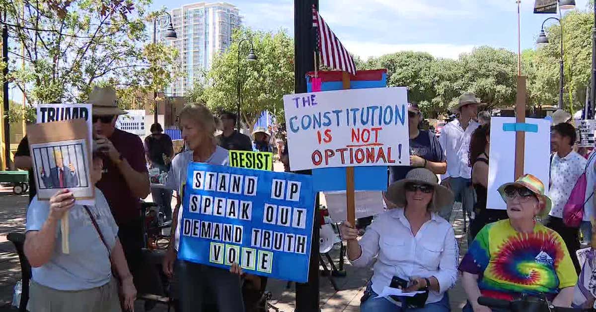 Democrats gather in Dallas to protest GOP midterm convention