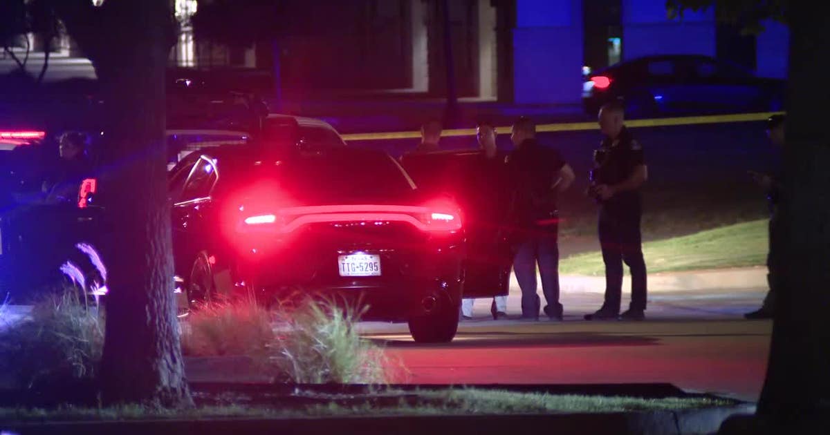 Coverage image for: 1 dead, 1 hospitalized after shooting at Allen Starbucks