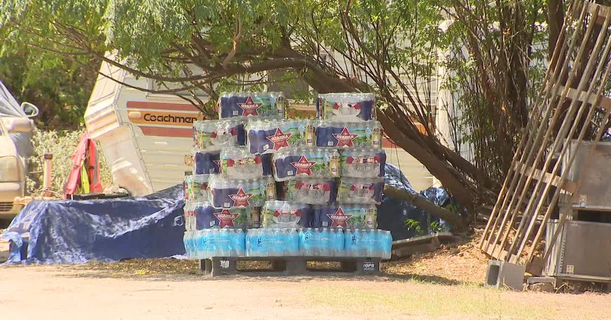 Unincorporated Dallas County community seeks access to running water after grass fire