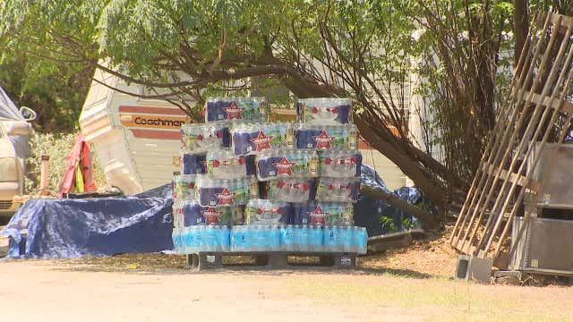 Unincorporated Dallas County community seeks access to running water after grass fire