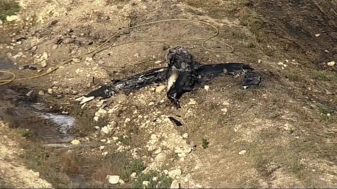 Crews responding to a small plane crash in Fort Worth