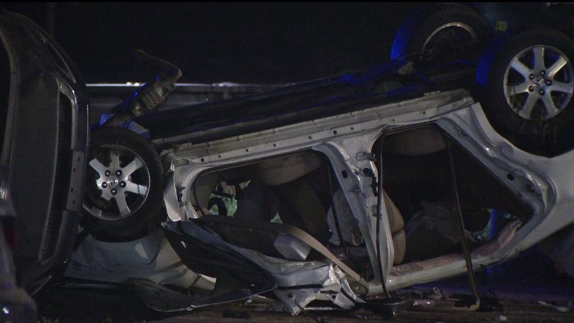 Woman dead after two-car rollover crash in Dallas parking lot