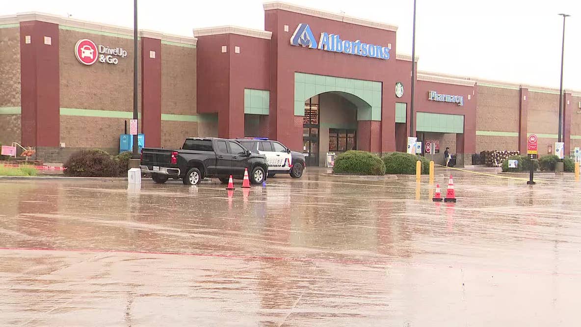 Arlington Albertson's parking lot shooting injures 1 man