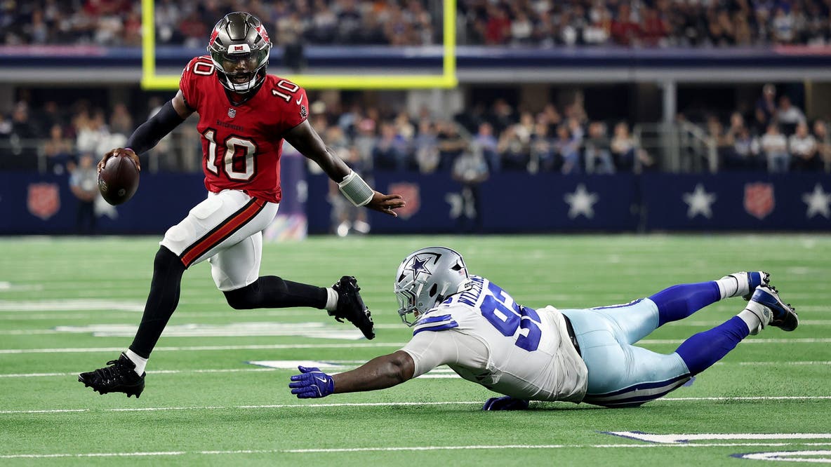 Cowboys vs. Buccaneers live blog: Dallas falls in embarrassing fashion to Bucs at home