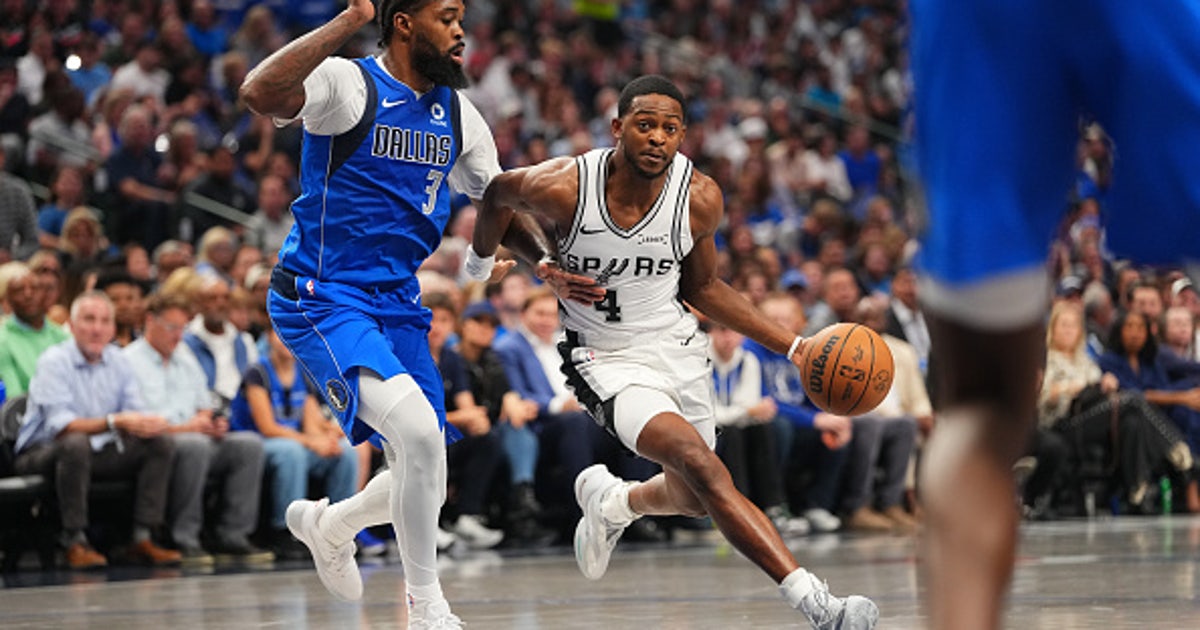 Mavericks lose to Spurs in home opener without their star players