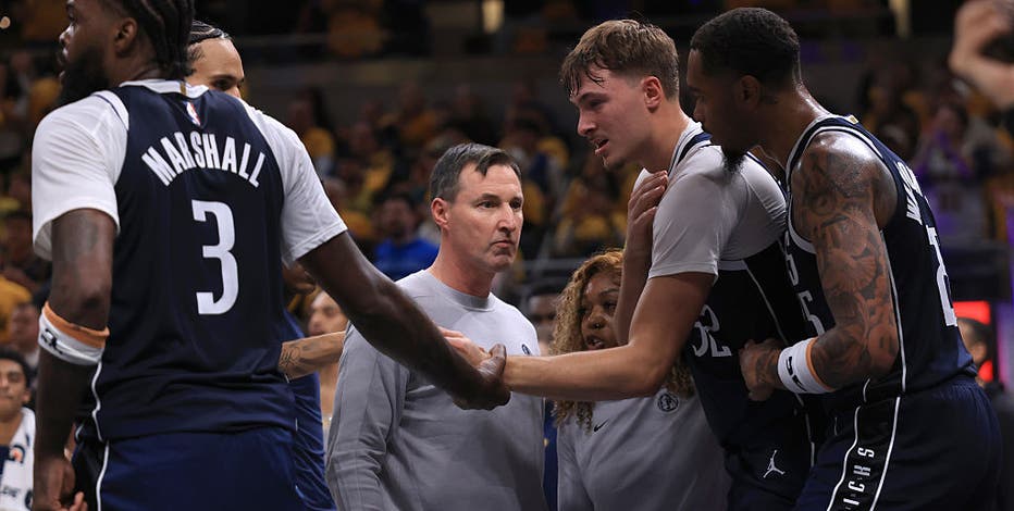 Flagg to miss Mavericks home opener with shoulder injury