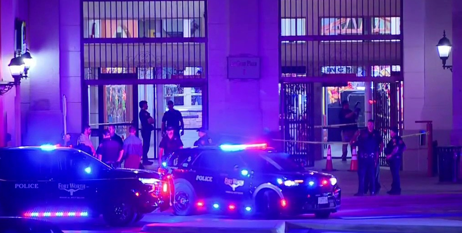 Fort Worth security guard charged with murder after shooting, killing man smashing jewelry kiosk: police