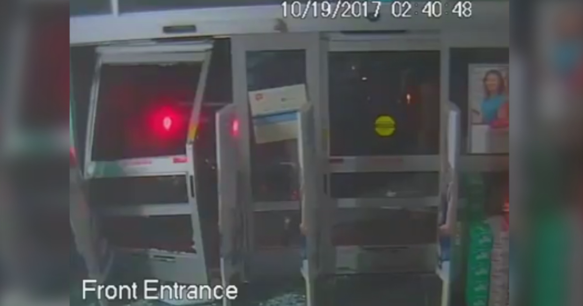 Video: Smash and grab at Fayetteville Walgreens | FOX 5 Atlanta