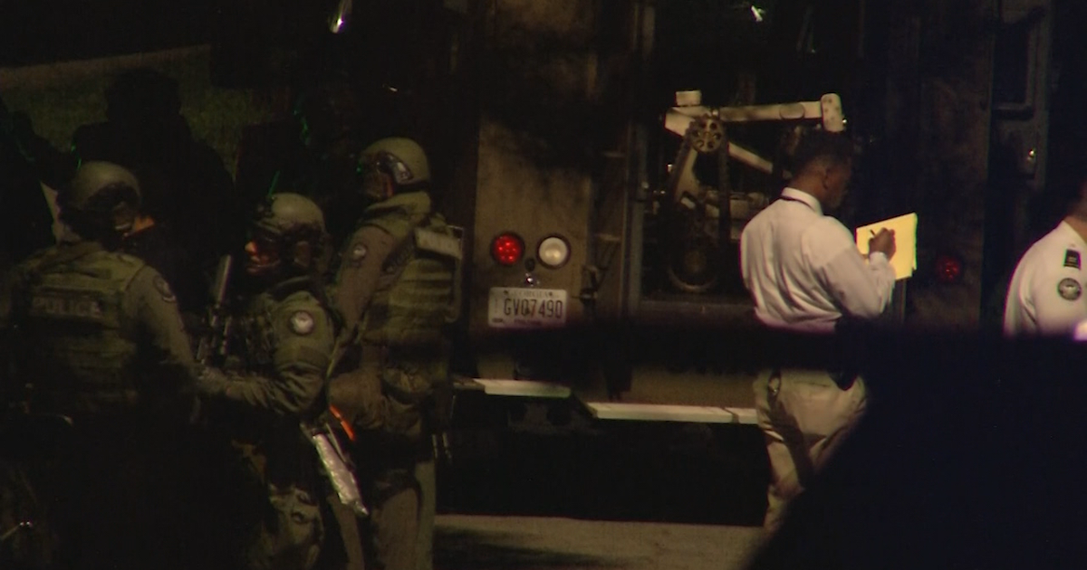 3 arrested after SWAT situation at Atlanta home | FOX 5 Atlanta
