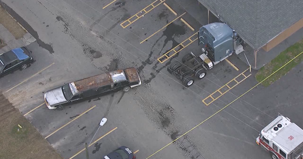 Atlanta Police: Tractor-trailer crashes into building | FOX 5 Atlanta