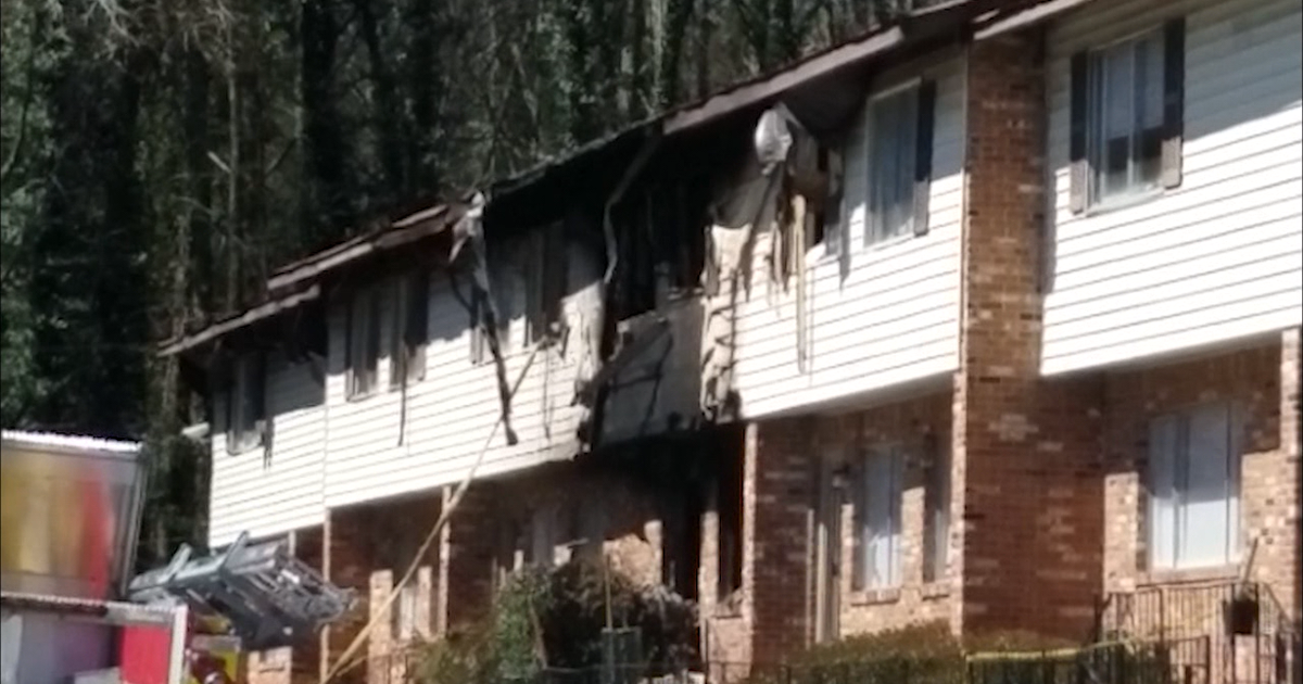Man killed, 31 displaced in southwest Atlanta apartment fire | FOX 5 ...