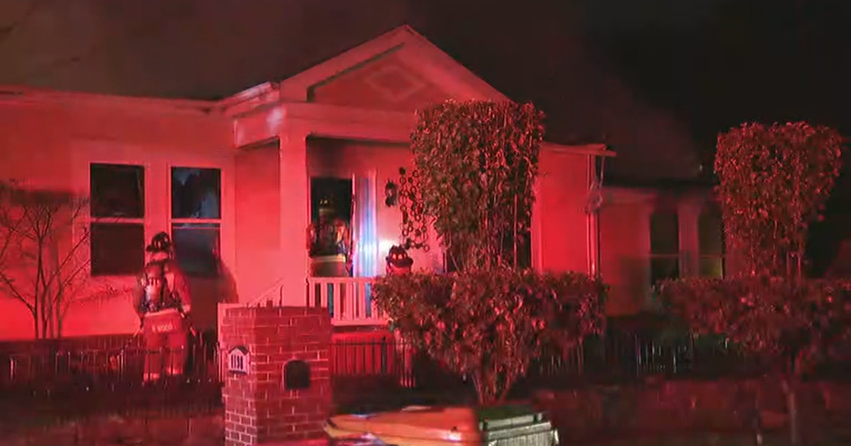 Officials: No injuries in northwest Atlanta house fire | FOX 5 Atlanta