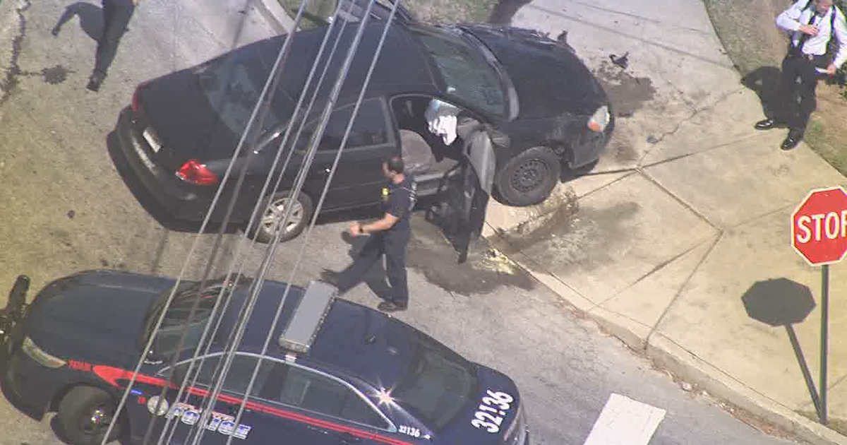 Atlanta Police officer hurt in car wreck while on-duty | FOX 5 Atlanta